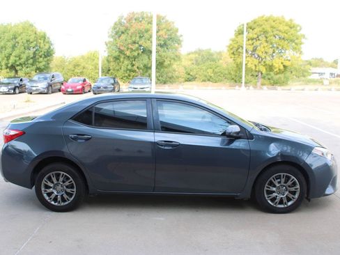 Used 2016 Toyota Corolla LE FWD image 7