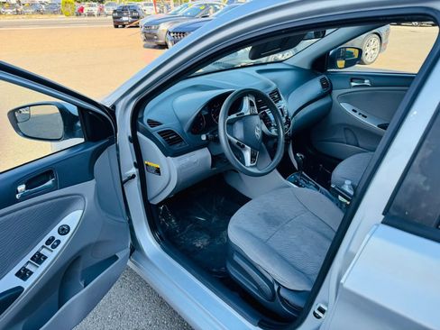 Used 2014 Hyundai Accent GLS w/ Option Group 2 FWD image 9