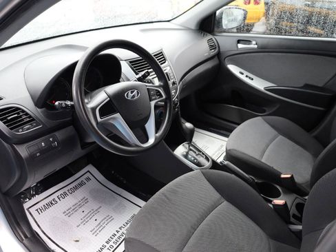 Used 2013 Hyundai Accent GS image 7