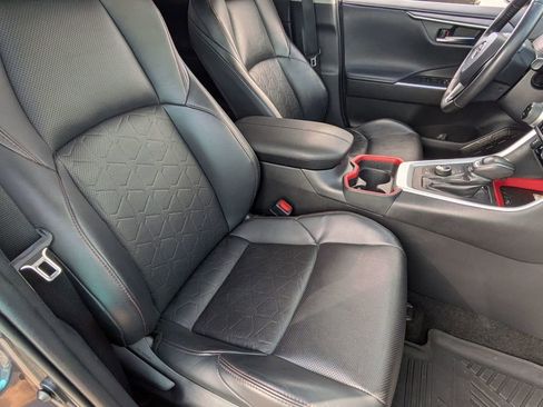 Used 2020 Toyota RAV4 TRD Off-Road image 32