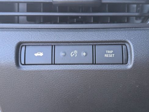 Used 2024 Nissan Altima 2.5 SV FWD image 23