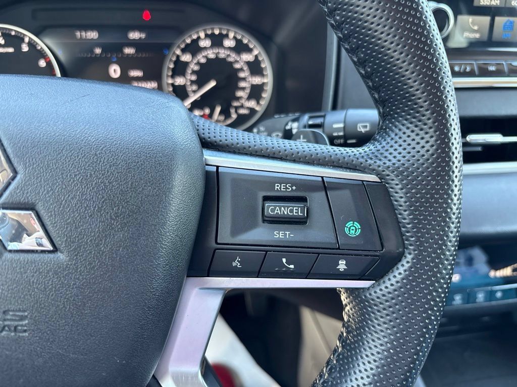 Used 2024 Mitsubishi Outlander SE AWD/4WD image 38