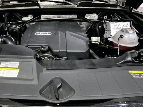 Certified 2023 Audi Q5 2.0T Premium w/ Convenience Package image 9