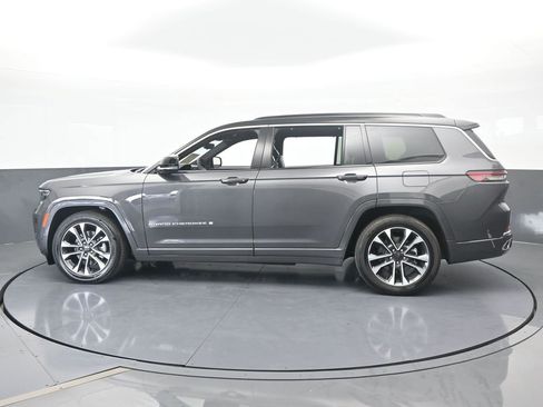 Used 2024 Jeep Grand Cherokee L Overland w/ Luxury Tech Group IV image 3