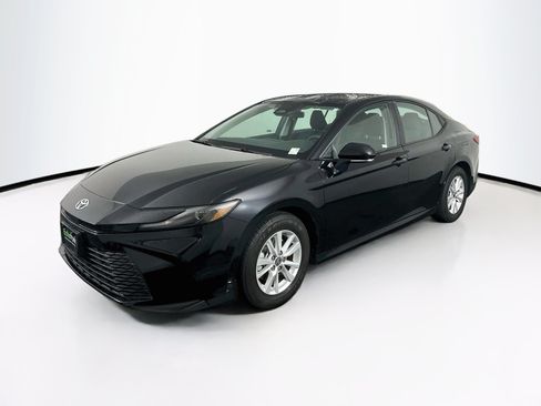Used 2025 Toyota Camry LE FWD image 3
