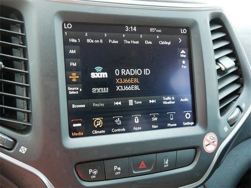 Used 2023 Jeep Cherokee Altitude Lux image 20