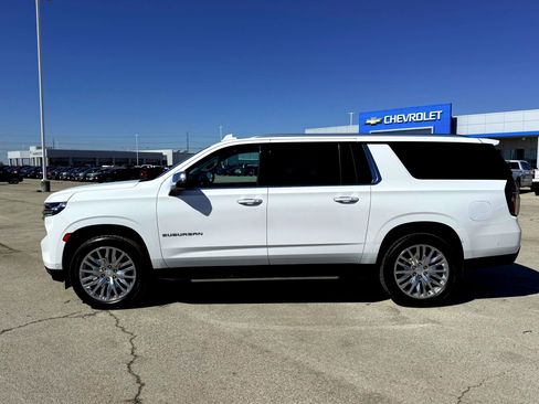 Used 2023 Chevrolet Suburban Premier w/ Advanced Technology Package image 11