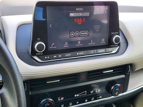 Used 2023 Nissan Rogue SV FWD image 17