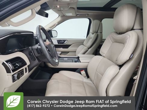 Used 2021 Lincoln Navigator Reserve w/ Luxury Package image 19