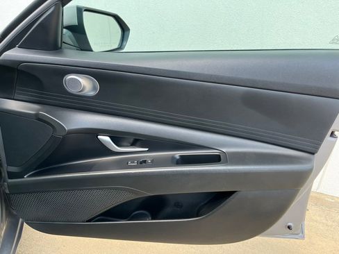 Used 2023 Hyundai Elantra SEL FWD image 25