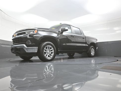 Used 2023 Chevrolet Silverado 1500 LT AWD/4WD image 11
