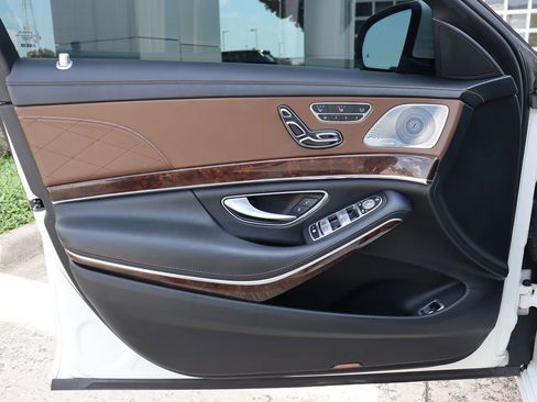 Used 2018 Mercedes-Benz S 560 4MATIC Sedan image 47