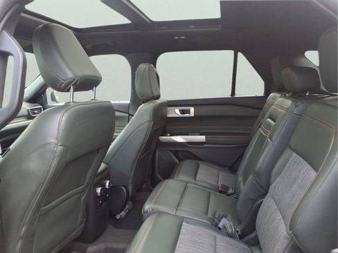 Used 2022 Ford Explorer Timberline w/ Timberline Technology Package AWD/4WD image 13