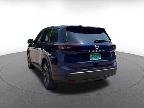 Used 2025 Nissan Rogue SV FWD image 9