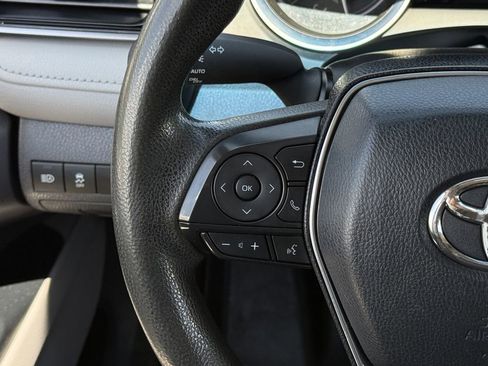 Used 2020 Toyota Camry LE image 14