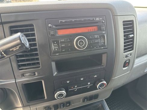 Used 2014 Nissan NV 3500 SV image 18