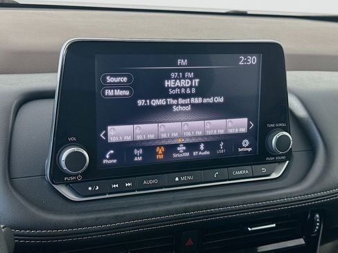 Used 2023 Nissan Rogue SL AWD/4WD image 17