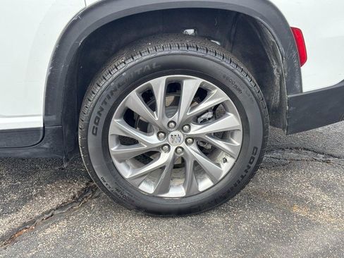 Certified 2025 Buick Enclave Preferred image 9