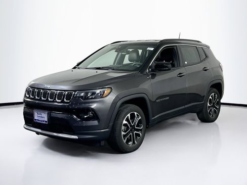 Used 2023 Jeep Compass Limited image 1