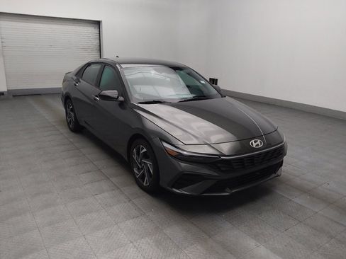 Used 2025 Hyundai Elantra Sport FWD image 13