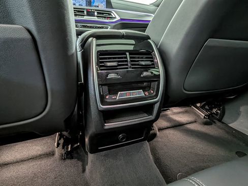 Used 2022 BMW X6 xDrive40i w/ M Sport Package image 46