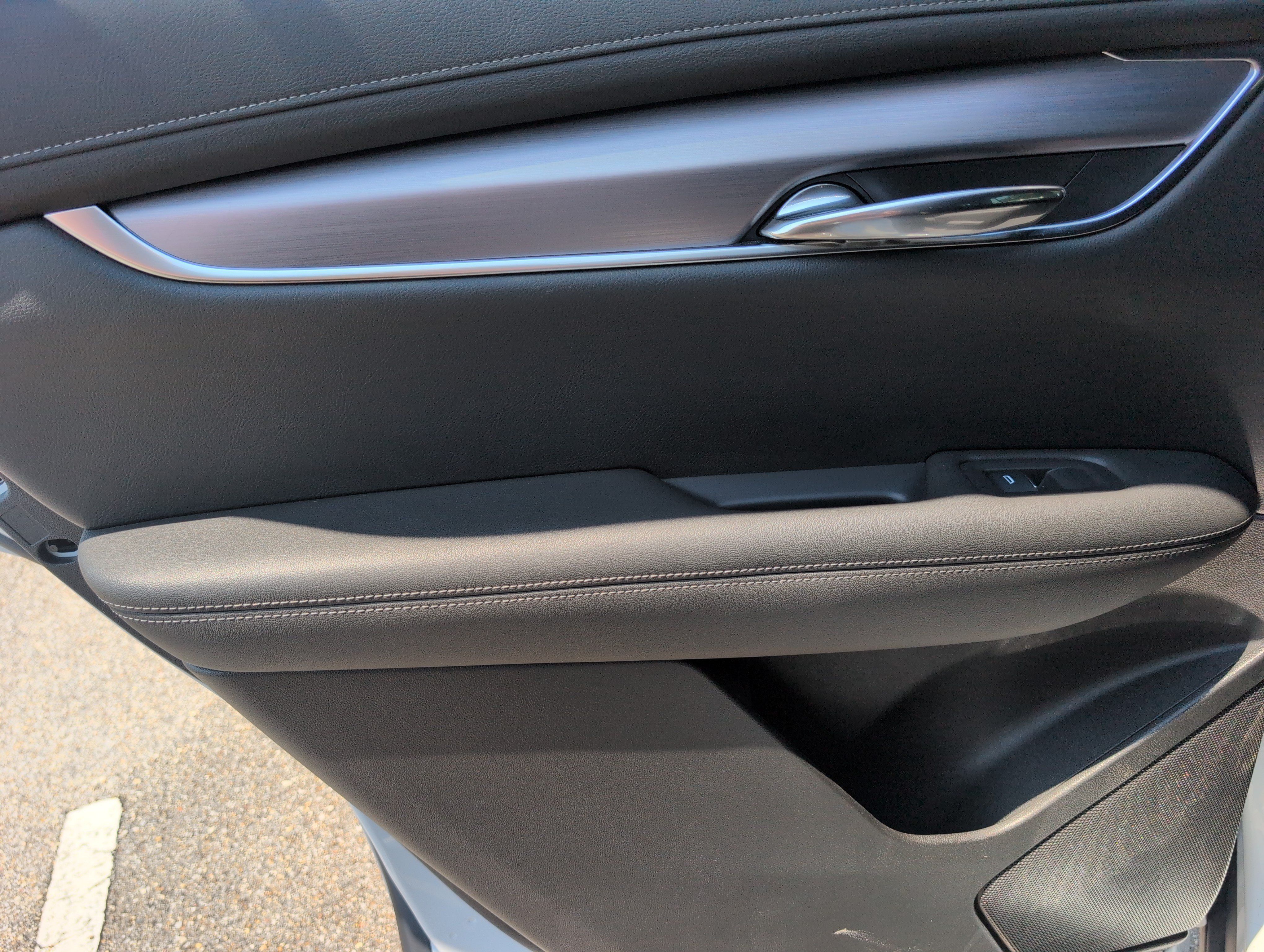 Certified 2024 Cadillac XT6 Luxury w/ LPO, Floor Liner Package AWD/4WD image 35
