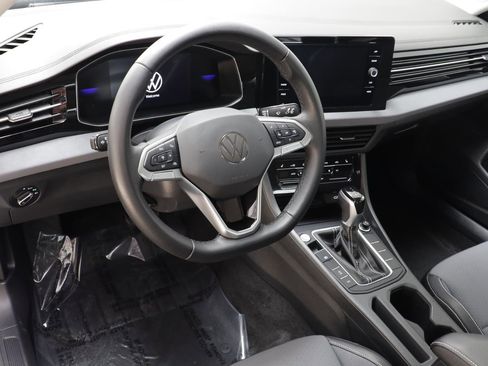 Used 2025 Volkswagen Jetta SE image 7