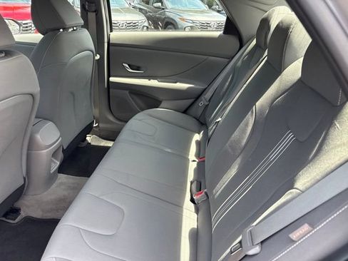 Used 2024 Hyundai Elantra SEL FWD image 19