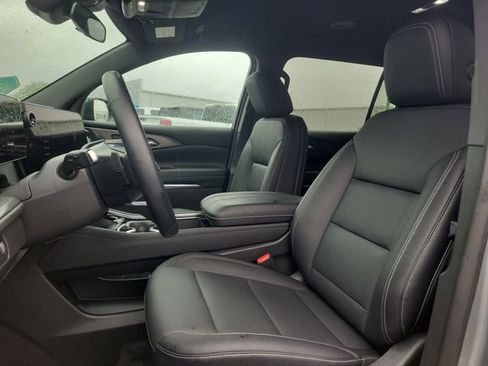Certified 2026 Chevrolet Traverse LT FWD image 21