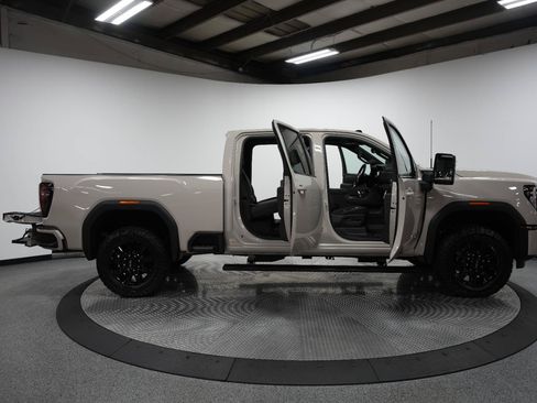 New 2026 GMC Sierra 2500 AT4 w/ AT4 Premium Plus Package AWD/4WD image 13