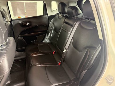 Used 2018 Jeep Compass Trailhawk w/ Leather Interior Group AWD/4WD image 17