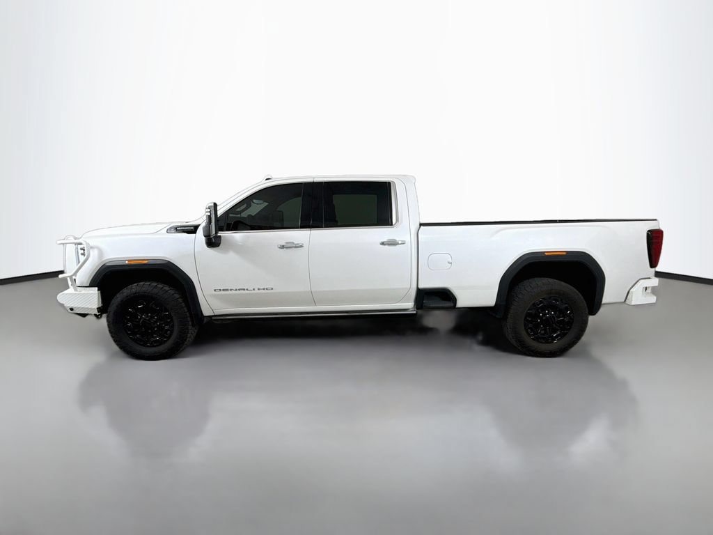 Used 2024 GMC Sierra 3500 Denali Ultimate AWD/4WD image 4
