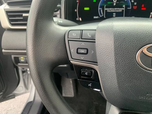 Used 2025 Toyota Camry LE FWD image 27