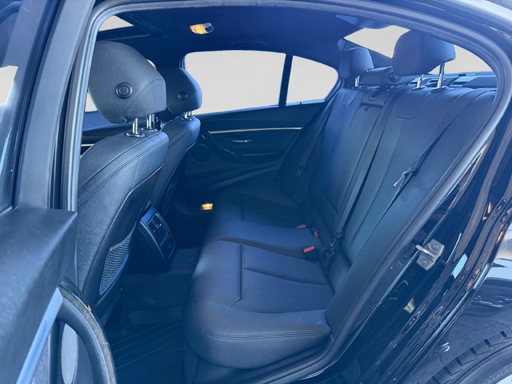 Used 2018 BMW 330i Sedan w/ Convenience Package RWD image 26