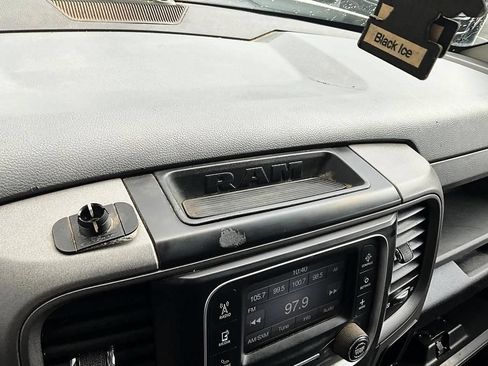 Used 2018 RAM 2500 Tradesman w/ Chrome Appearance Group AWD/4WD image 19