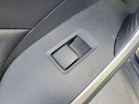 Used 2021 Toyota RAV4 LE image 15