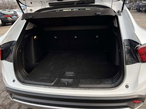 Used 2024 Chevrolet Trax LT w/ Driver Confidence Package image 9