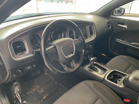 Used 2020 Dodge Charger SXT image 16
