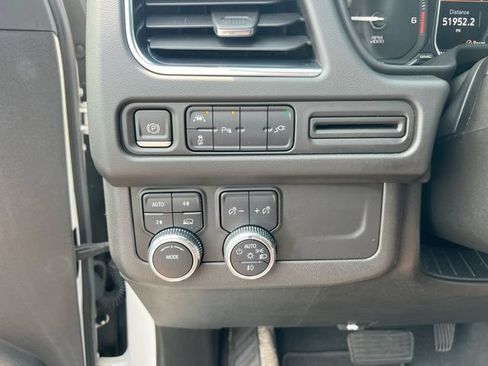 Used 2021 GMC Yukon XL SLT w/ Rear Media and Nav Package AWD/4WD image 18