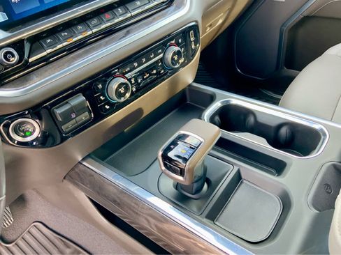 Used 2022 Chevrolet Silverado 1500 LTZ w/ LTZ Premium Package image 53