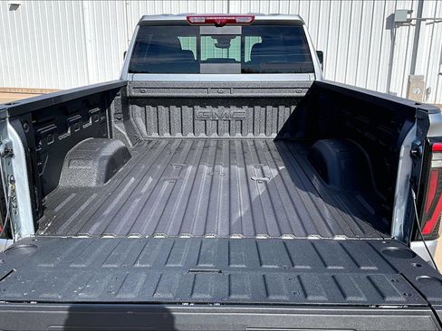 New 2026 GMC Sierra 2500 AT4 w/ AT4 Premium Plus Package AWD/4WD image 32