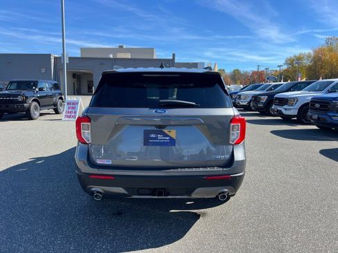 Certified 2022 Ford Explorer XLT w/ Equipment Group 202A image 4