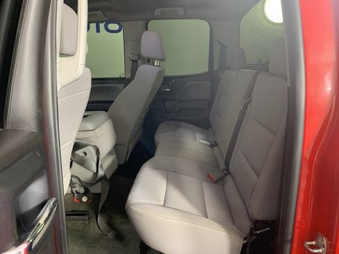 Used 2018 Chevrolet Silverado 1500 Custom w/ Custom Value Package image 33