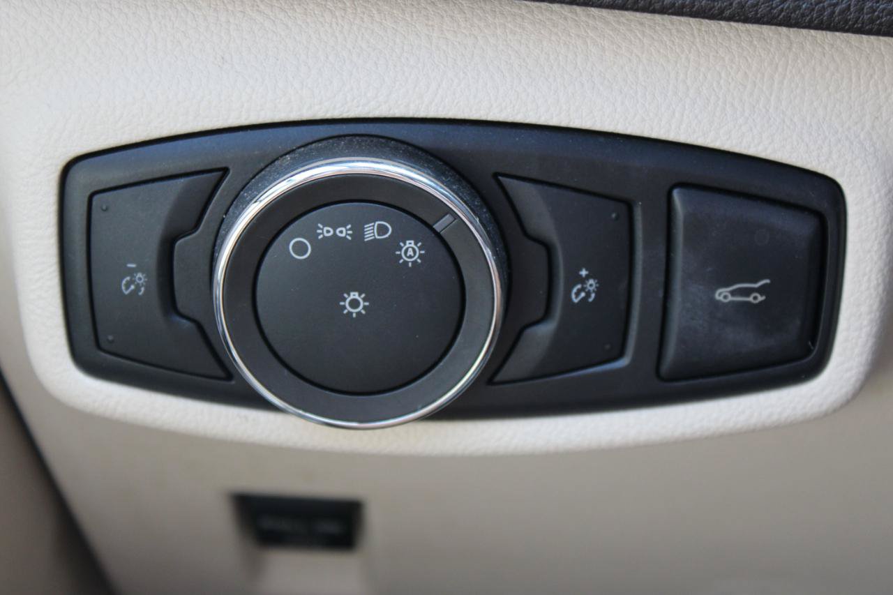 Used 2016 Lincoln MKC Select w/ Select Plus Package AWD/4WD image 28