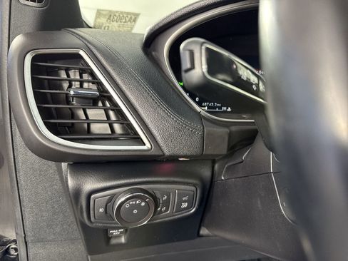 Used 2019 Lincoln Nautilus Reserve image 14