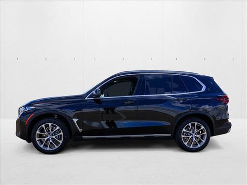Used 2026 BMW X5 xDrive40i w/ Premium Package AWD/4WD image 8