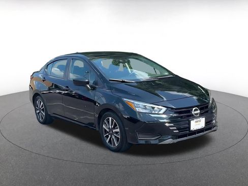 Used 2025 Nissan Versa SV FWD image 3