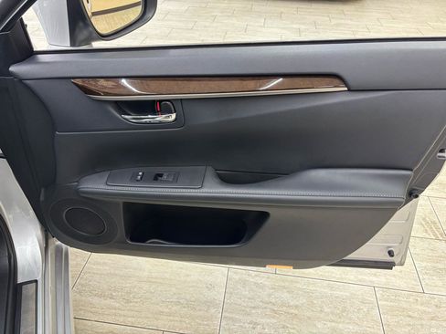 Used 2014 Lexus ES 350 w/ Luxury Package FWD image 15