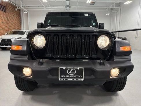 Used 2018 Jeep Wrangler Unlimited Sport S AWD/4WD image 2