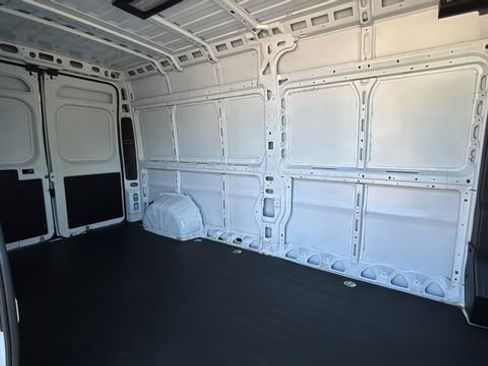 Used 2025 RAM ProMaster 2500 w/ Convenience Group FWD image 33